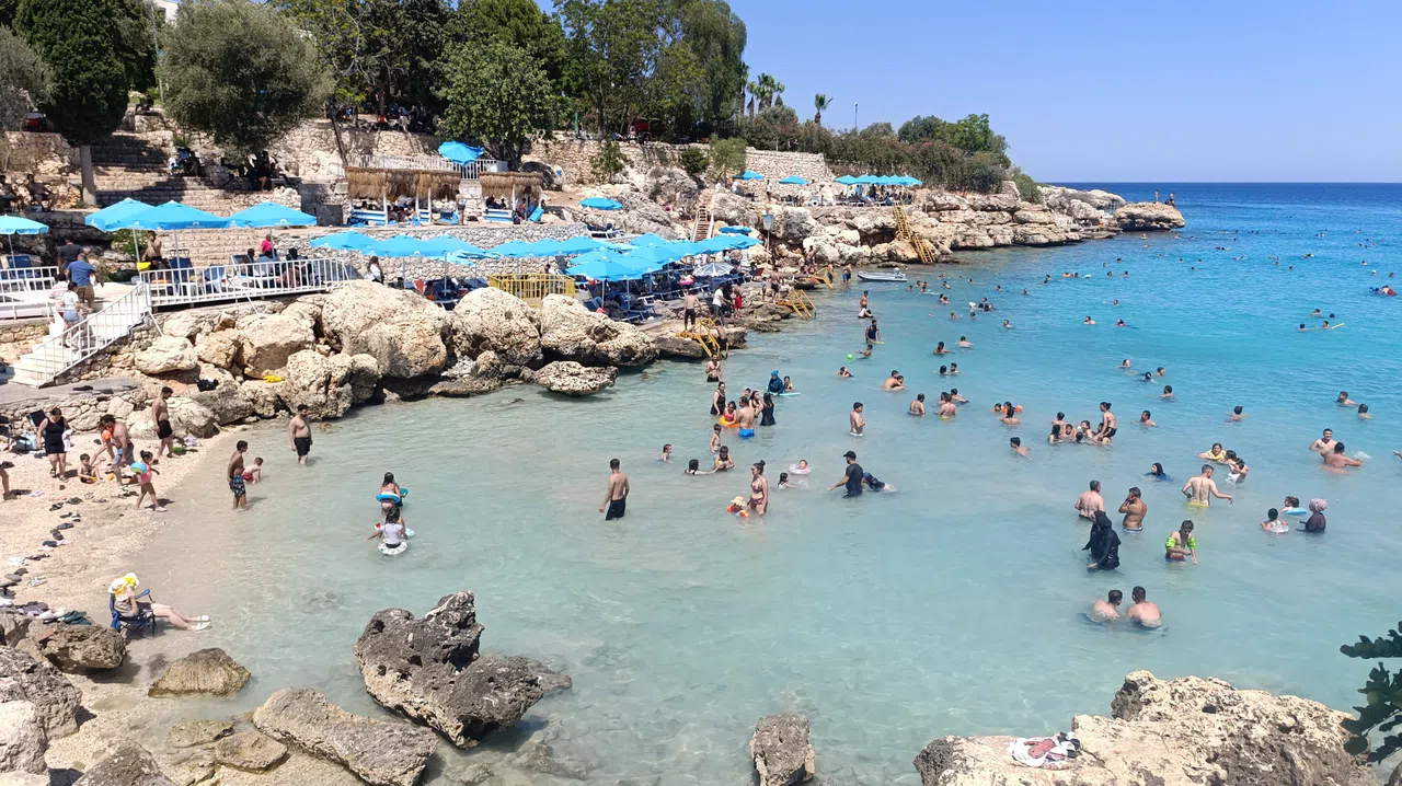 Sıcaklıklar arttı, sahillerde yoğunluk yaşandı