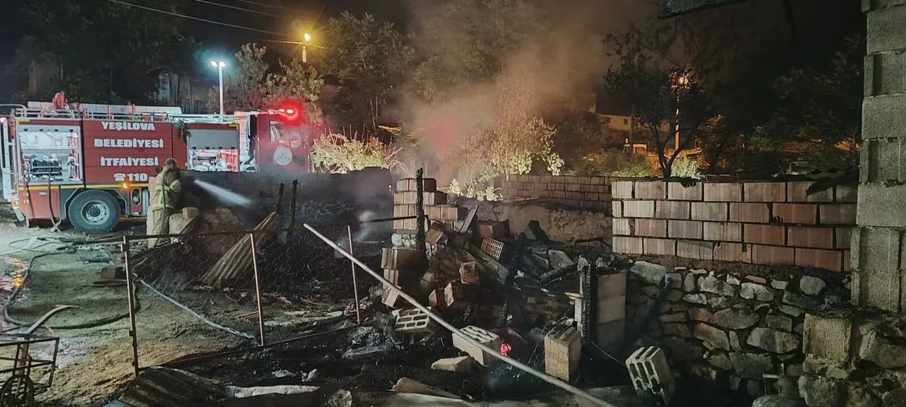 Ağılda Çıkan Yangında 10 Küçükbaş Hayvan Telef Oldu