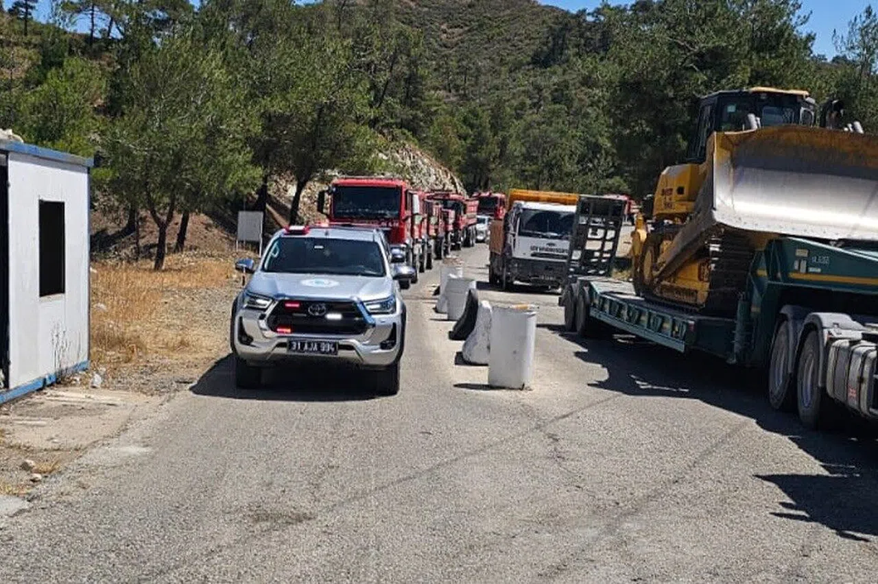 Suriye Sınırında Devam Eden Orman Yangını İçin Ekipleri Teyakkuza Geçti