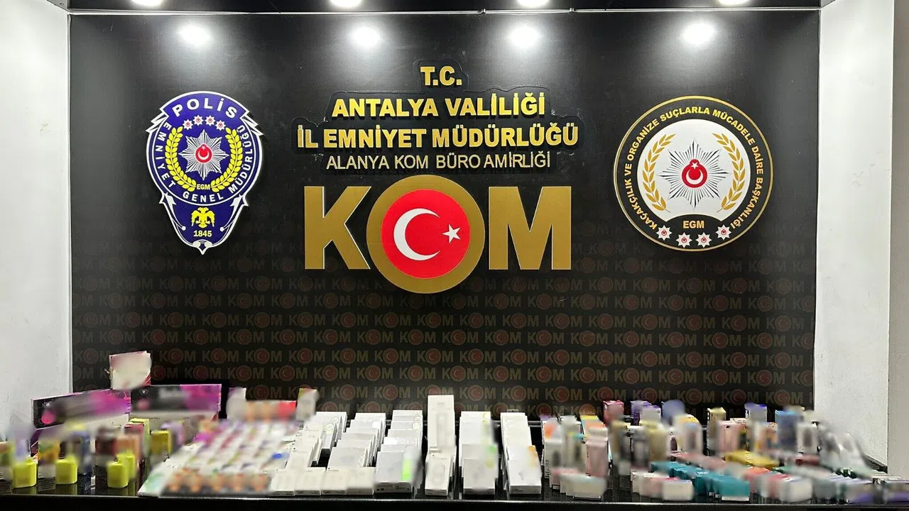 Kaçakçılık Ve Rüşvet Operasyonları: 6 Tutuklama