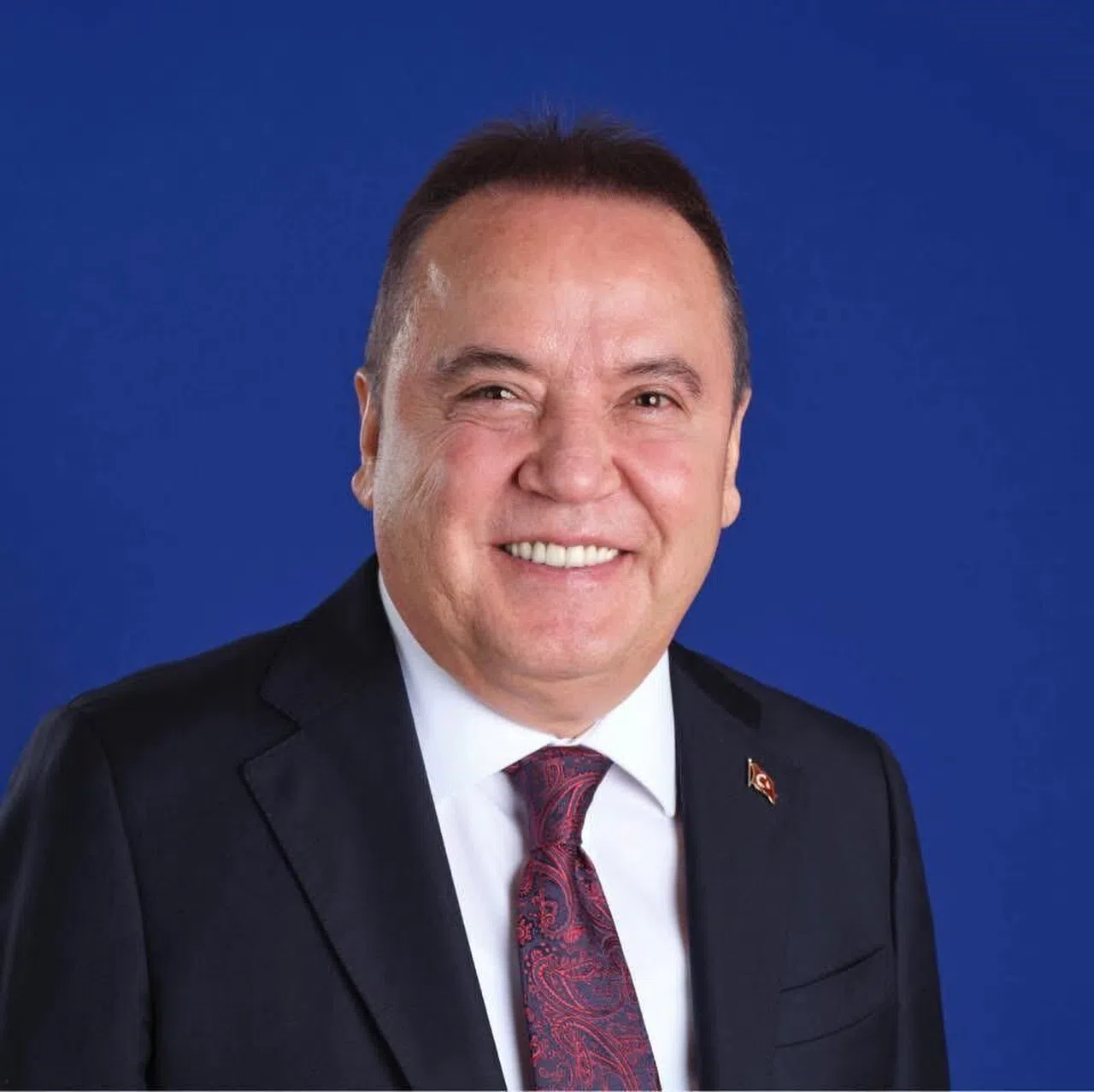 Böcek'ten belediye çalışanlarına: "Antalya için çalışmaya devam edin. Hiçbir eksik bırakmayın"