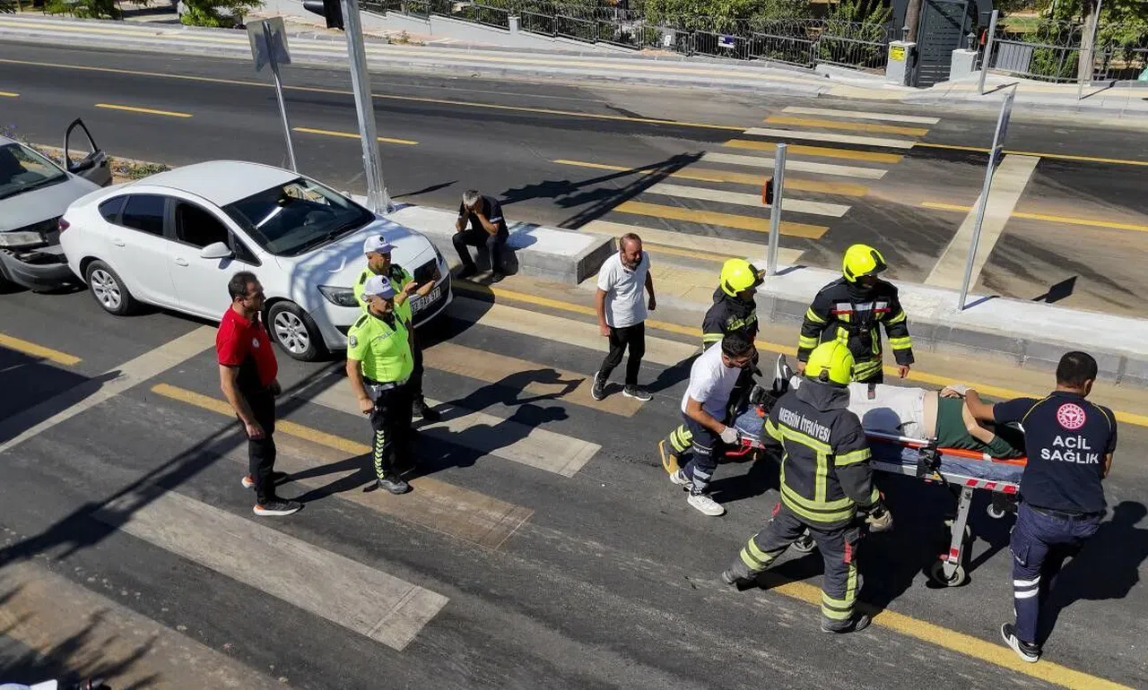 Trafik Tatbikatı Gerçeği Aratmadı, Vatandaşlar Kazayı Gerçek Sandı