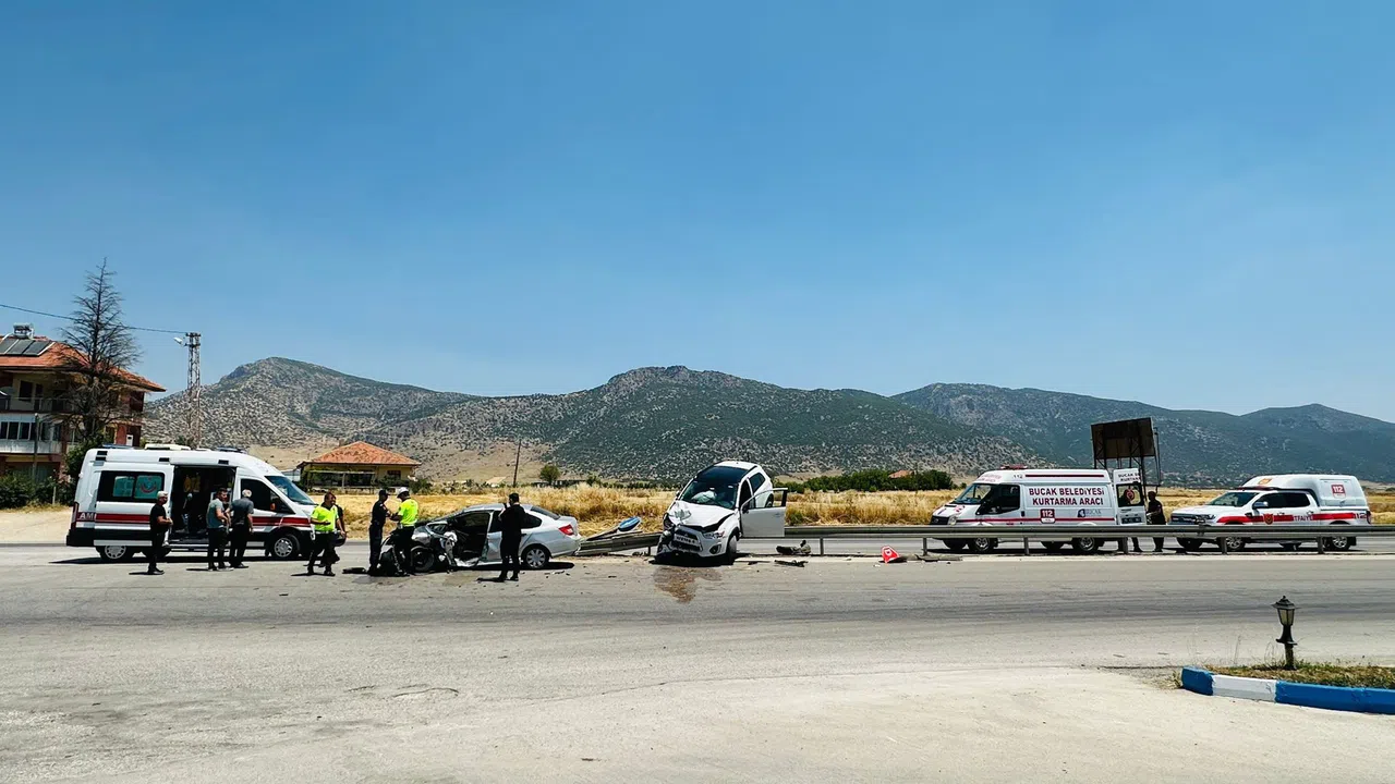 2'si Çocuk 5 Kişinin Yaralandığı Kaza Anı Görüntüleri Ortaya Çıktı