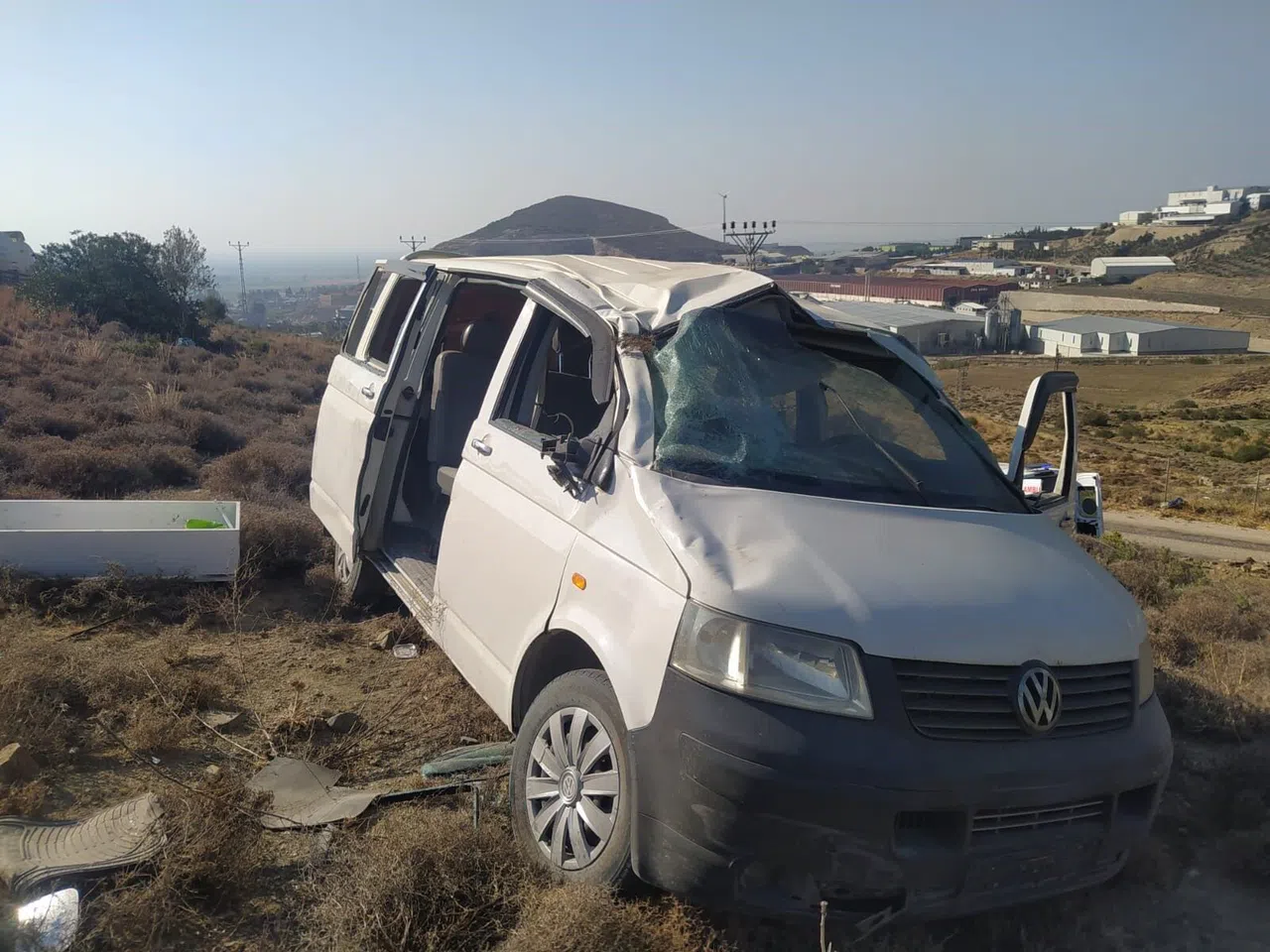 Şarampole Devrilen Minibüsün Sürücüsü Yaralandı