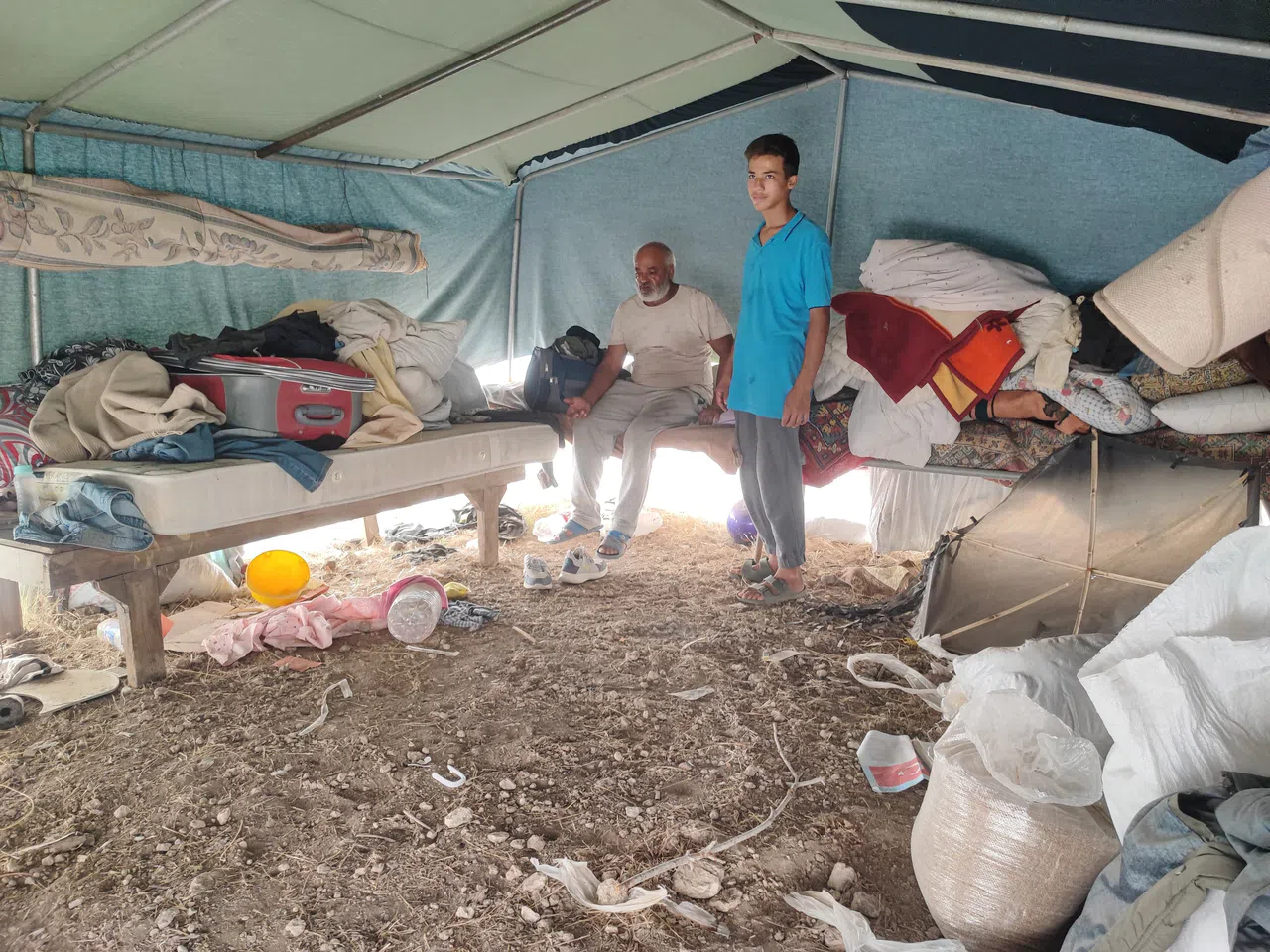 3 Yıl Önce Eşi Terk Etti, Şimdi De Ev Sahibi Sokağa Attı