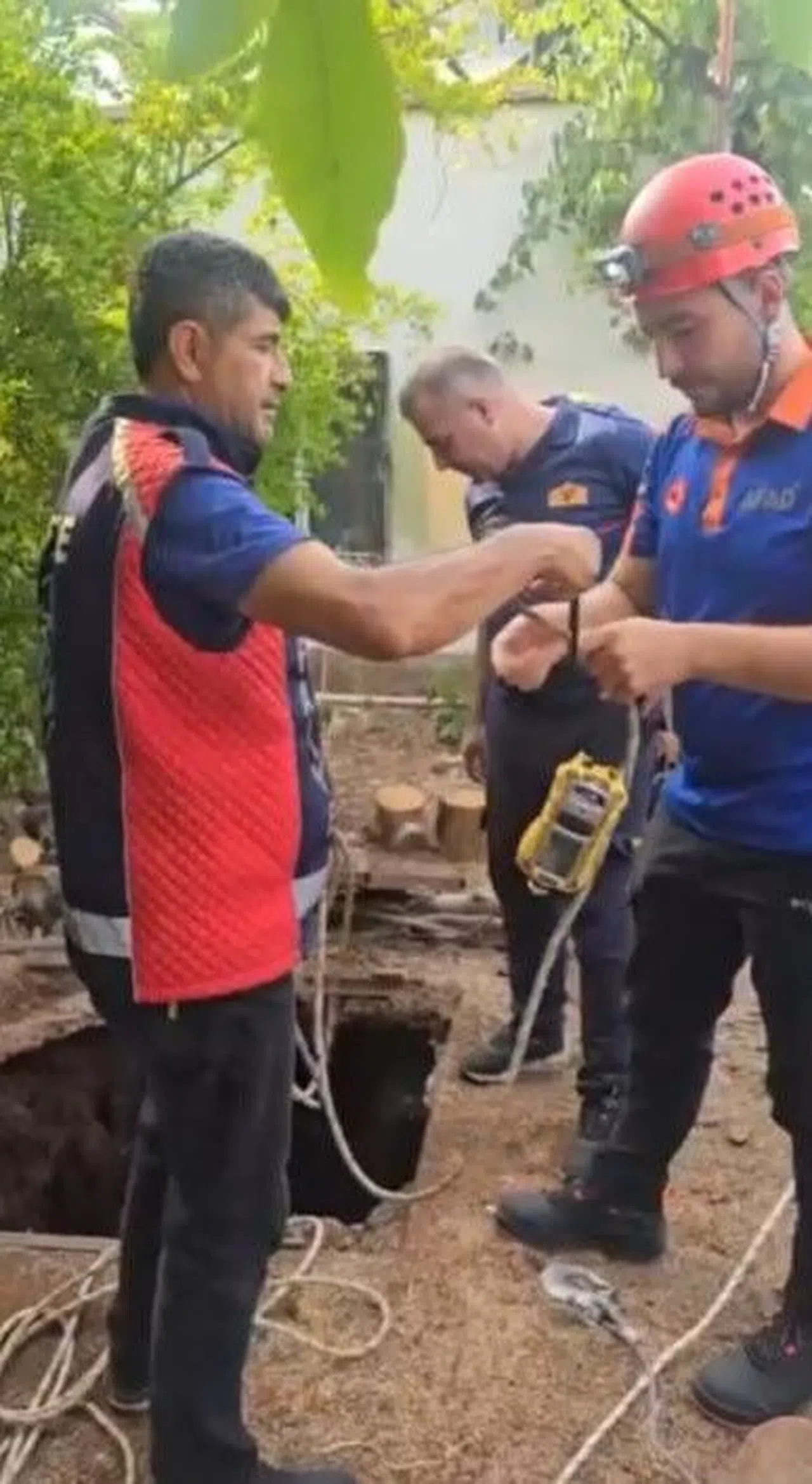 18 Metrelik Kuyudan Mucize Kurtuluş: Yavru Kedi Sağ Salim Çıkarıldı