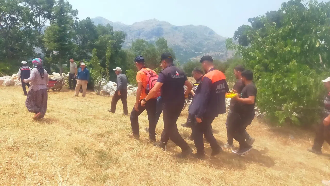 Kayıp Alzheimer Hastası Kadın 12 Saat Sonra Arazide Bulundu