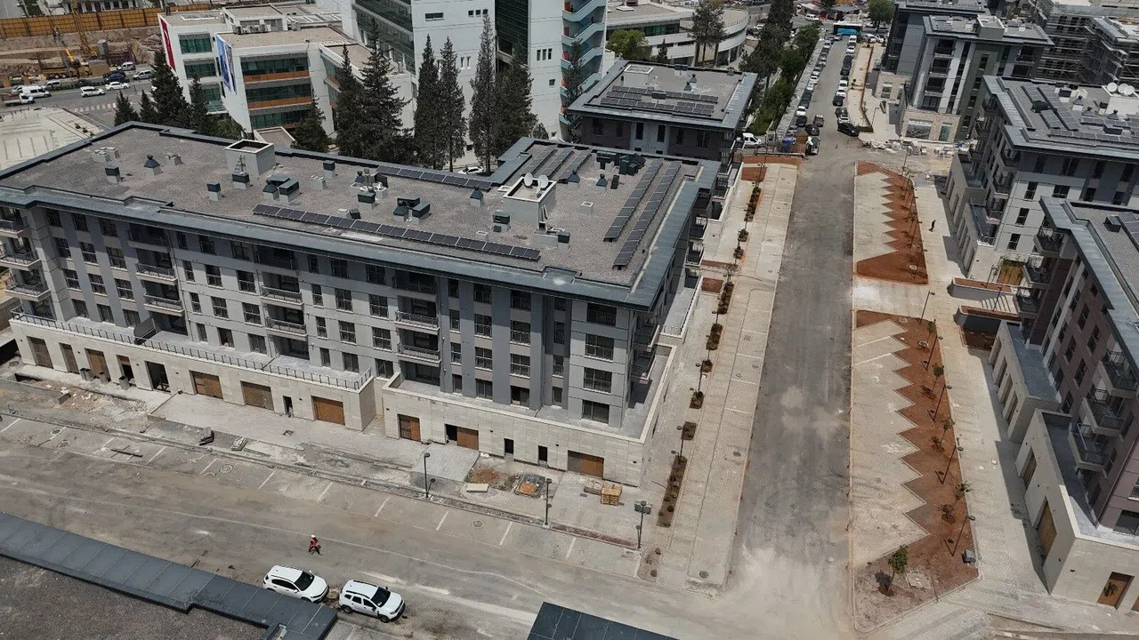 Kahramanmaraş'ta Deprem Konutları Yükseliyor, Şehir Merkezi Yeniden Ayağa Kalkıyor