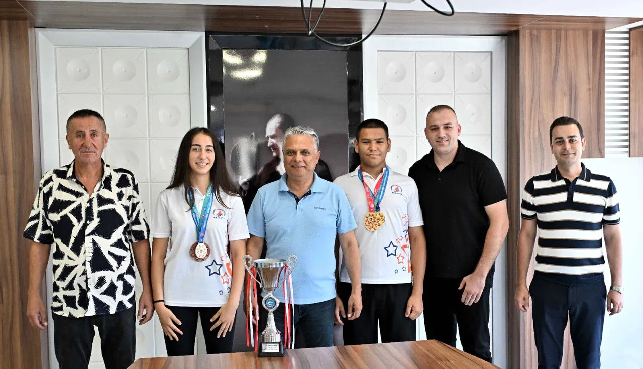 Muratpaşa’nın Sporcularından Altın Zafer