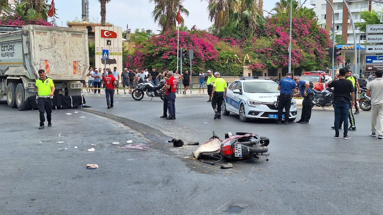 Kamyon İle Motosiklet Çarpıştı: 1 Ölü, 1 Yaralı