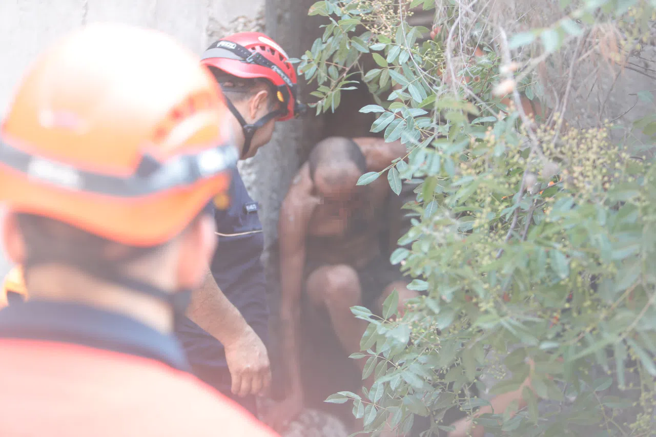 15 Metreden Yuvarlanıp İki Kaya Arasındaki Oyuğa Düştü