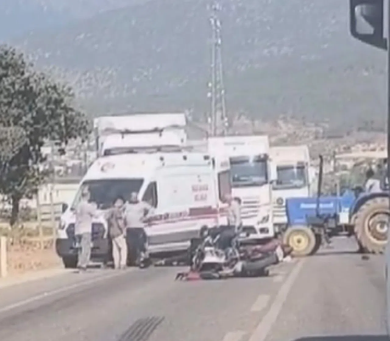 Motosikletler Çarpıştı: 2 Ölü, 1 Ağır Yaralı