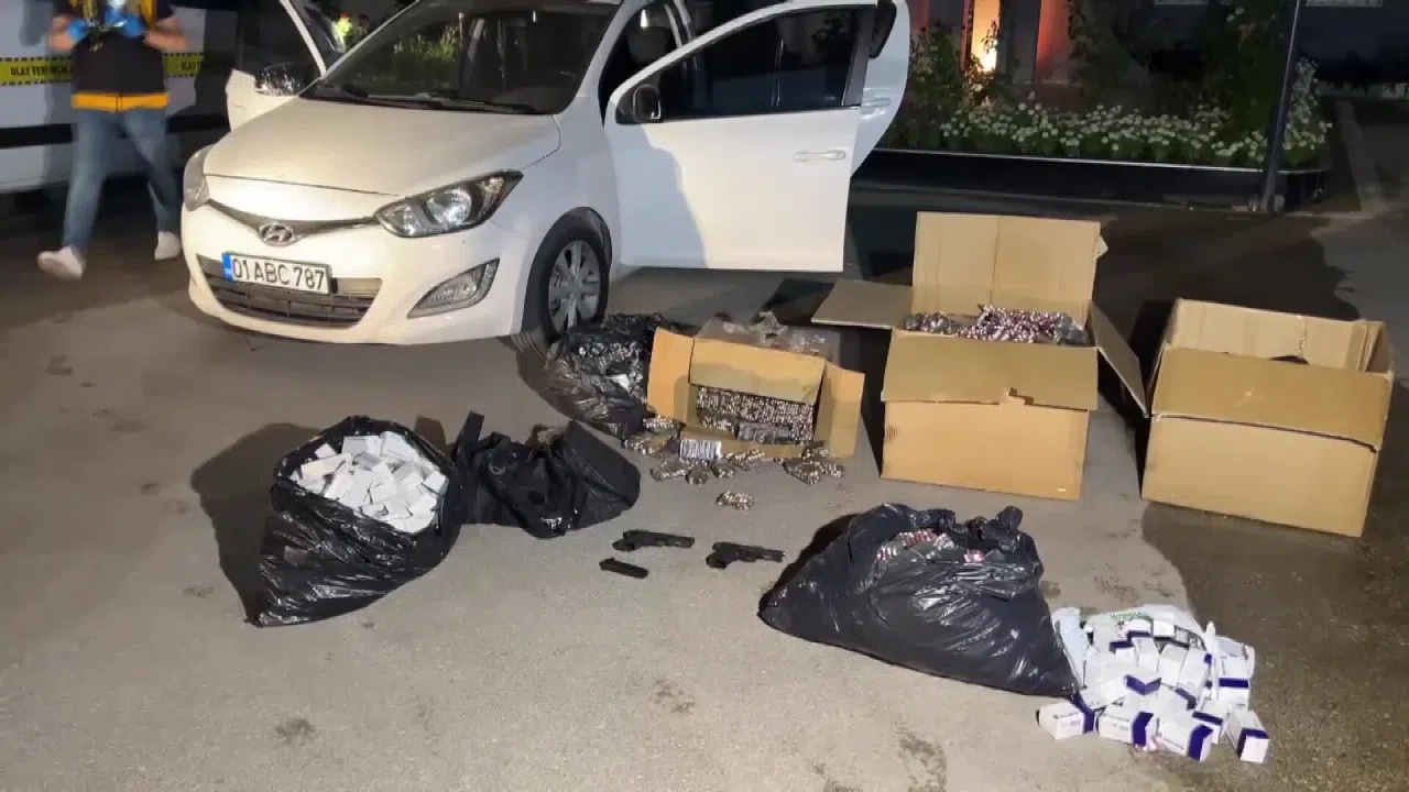 Oto Galericiye Baskında 74 Bin Uyuşturucu Hap Ve 401 Bin TL Ele Geçirildi