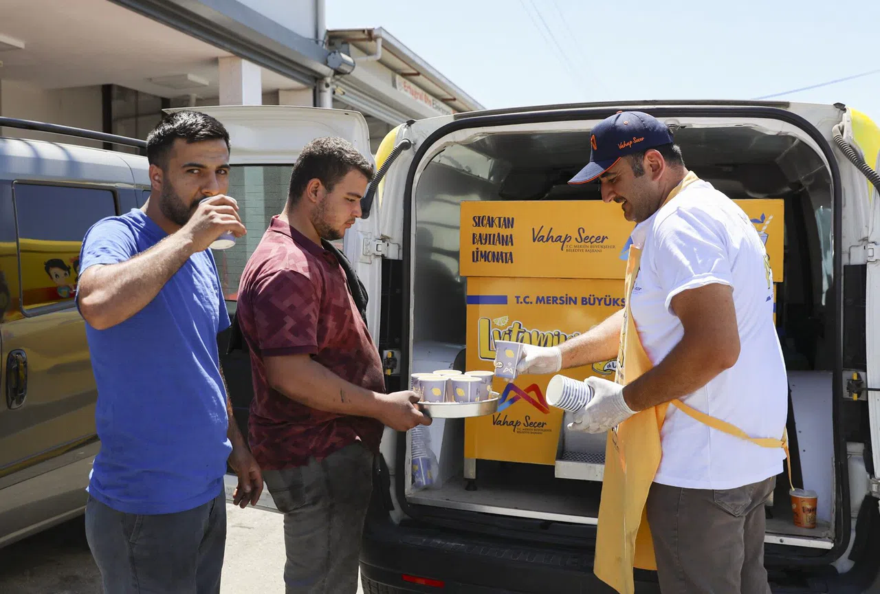 Emekçilere 120 Bin Bardak Limonata Dağıtıldı