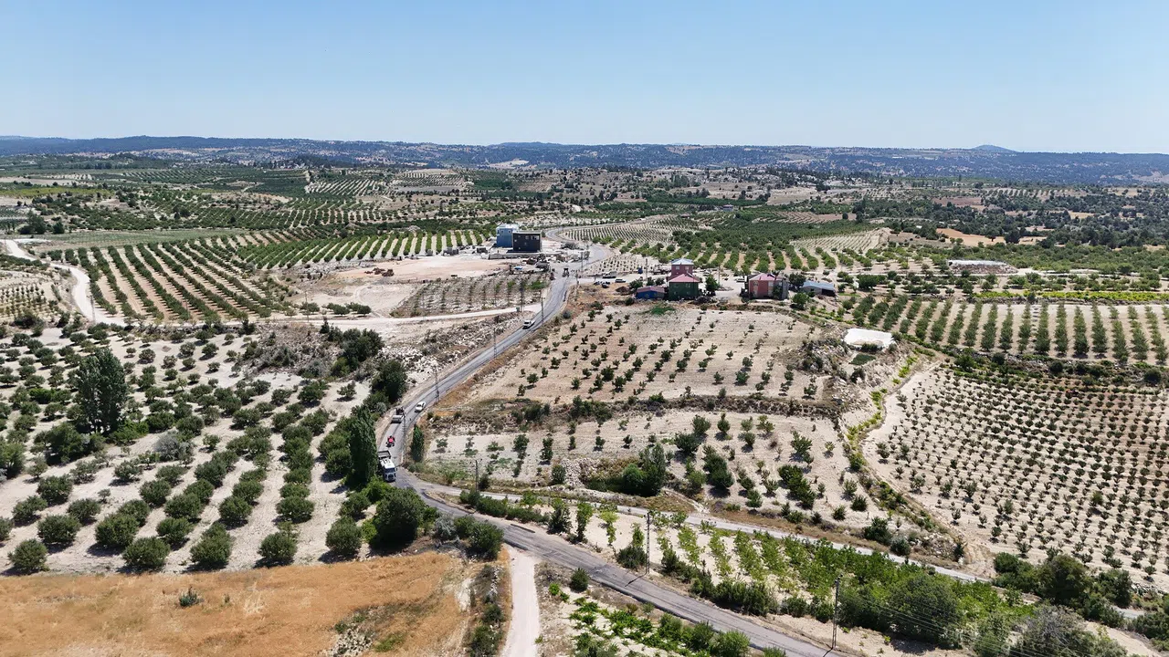 8 Kilometrelik Yol Yenilendi