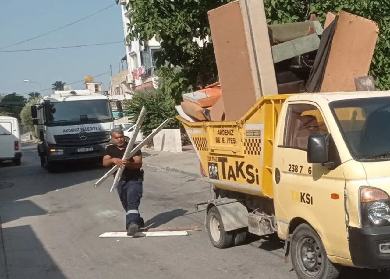 Her Gün Tonlarca Atık Toplanıyor
