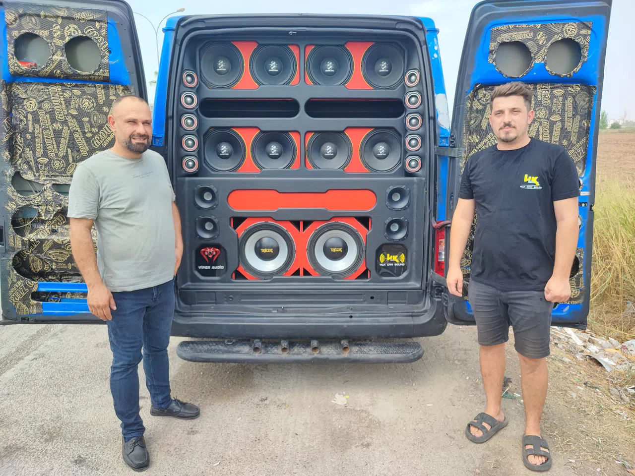 Minibüse Yaptığı Ses Sistemi Kulaklarını Dans Ettirdi