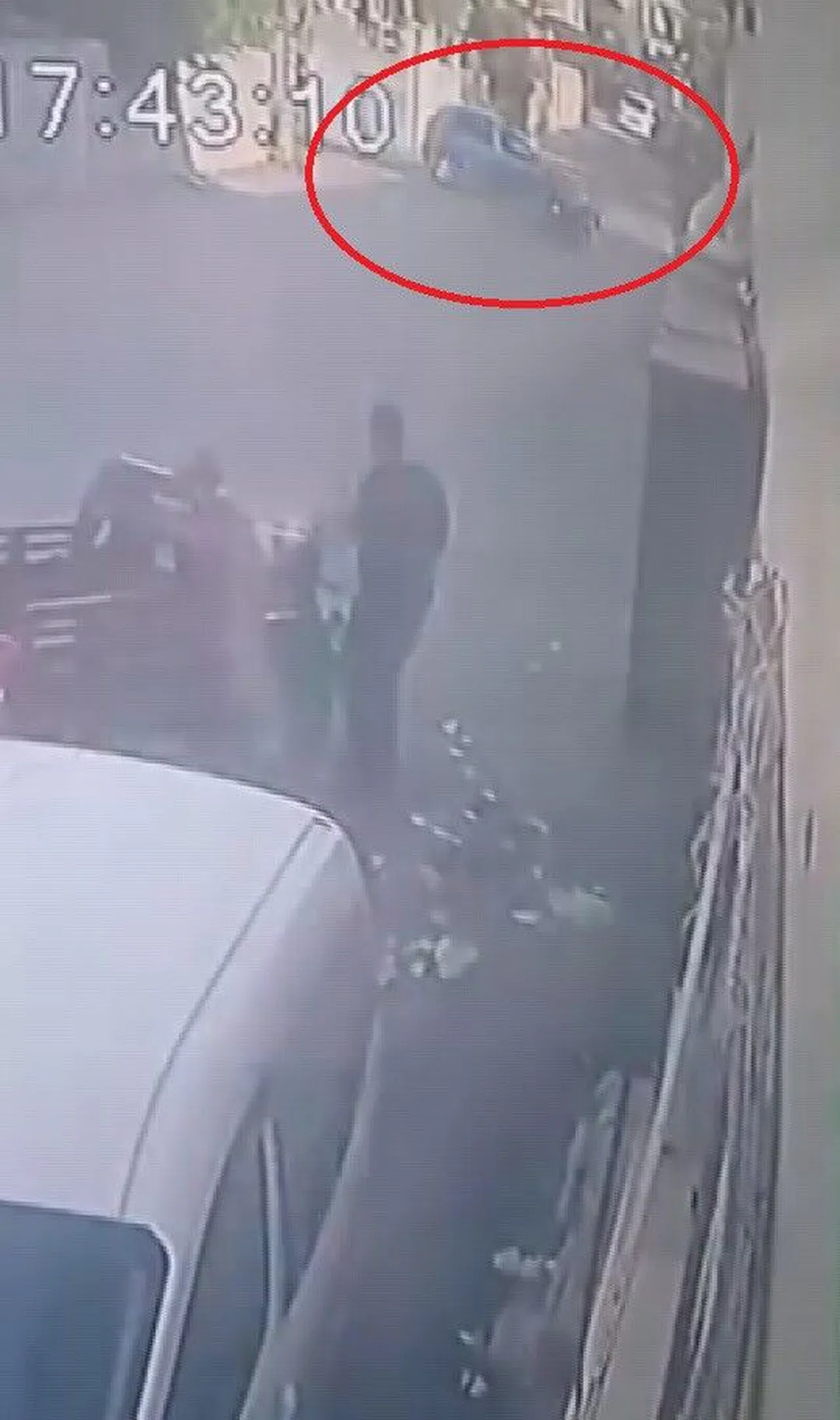 Otomobille Çarpışan Motosikletli Metrelerce Savruldu