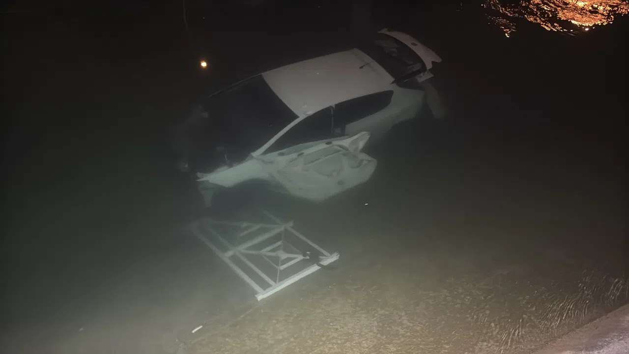 Otomobil Sulama Kanalına Düştü: 3 Yaralı