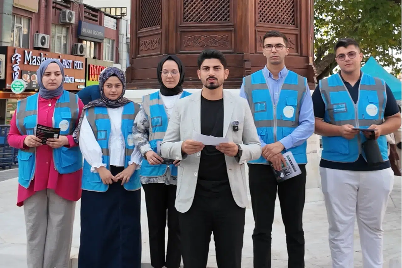 AK Parti Gençliğinden broşürlü vicdan çağrısı
