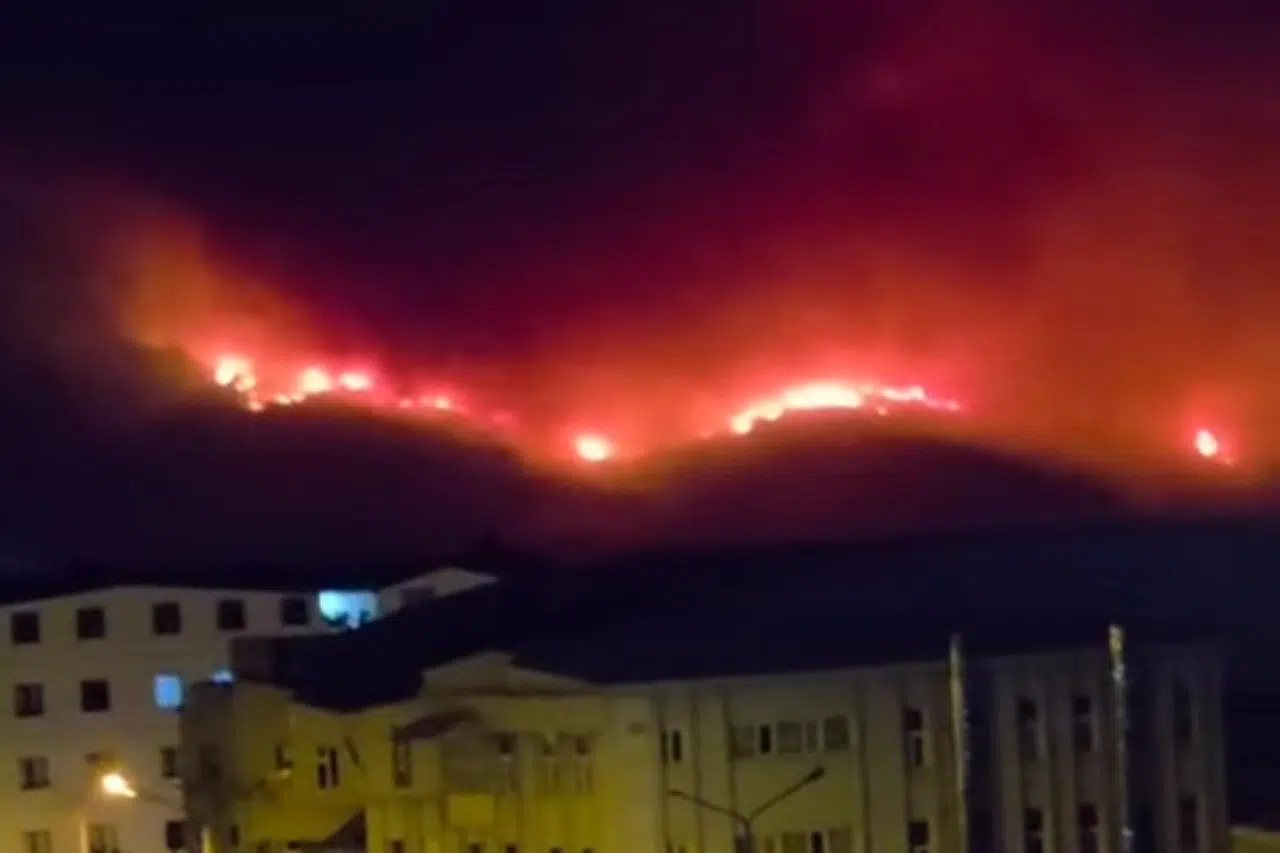 Alevler büyüyor! Karahıdır tahliye ediliyor