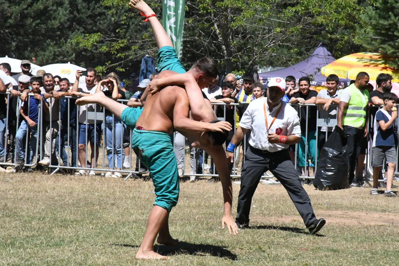 Alıç Yaylası'nda kıran kırana güreş