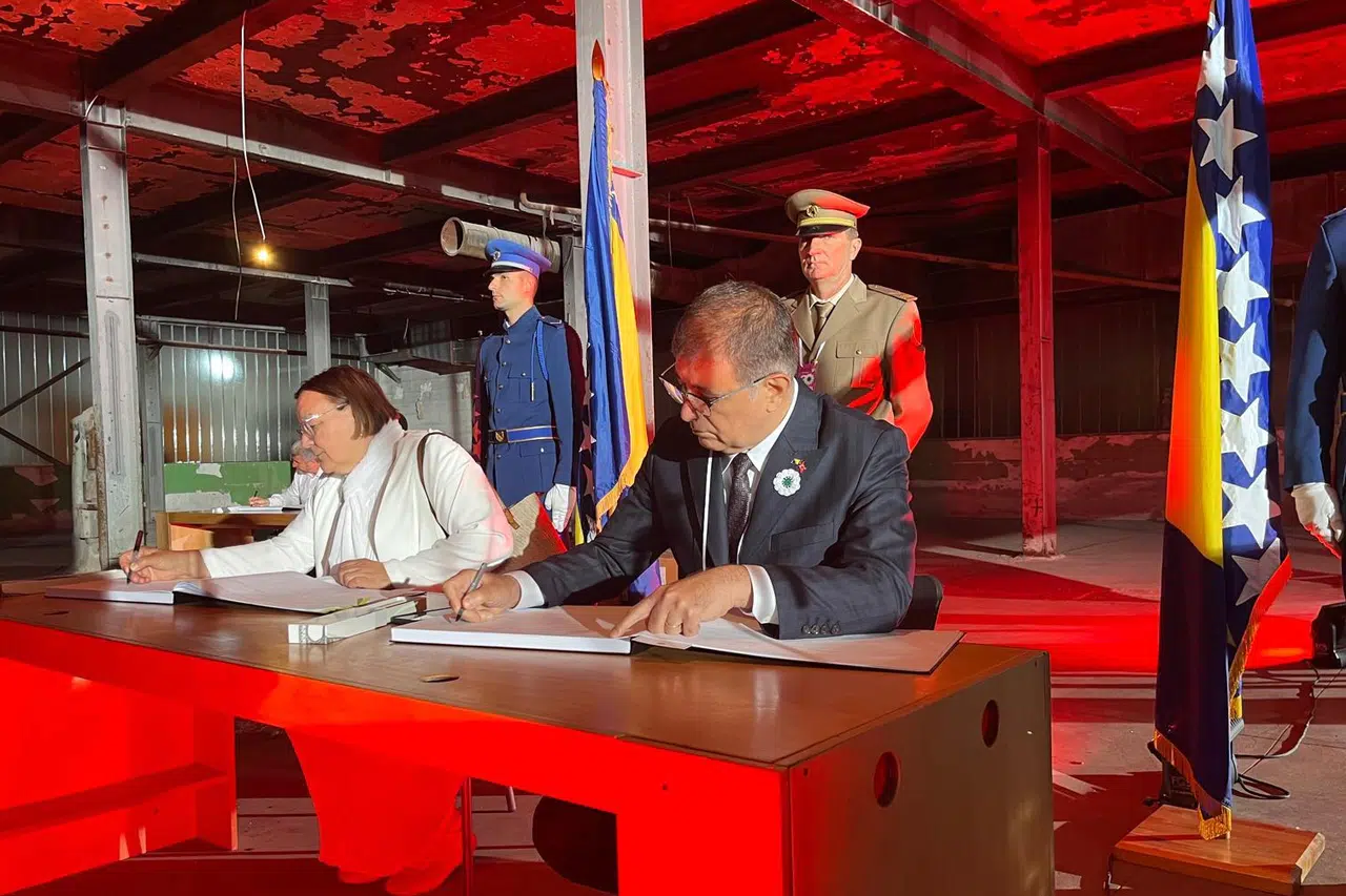 Bosna’da Srebrenitsa Katliamı’nın kurbanlarını andı