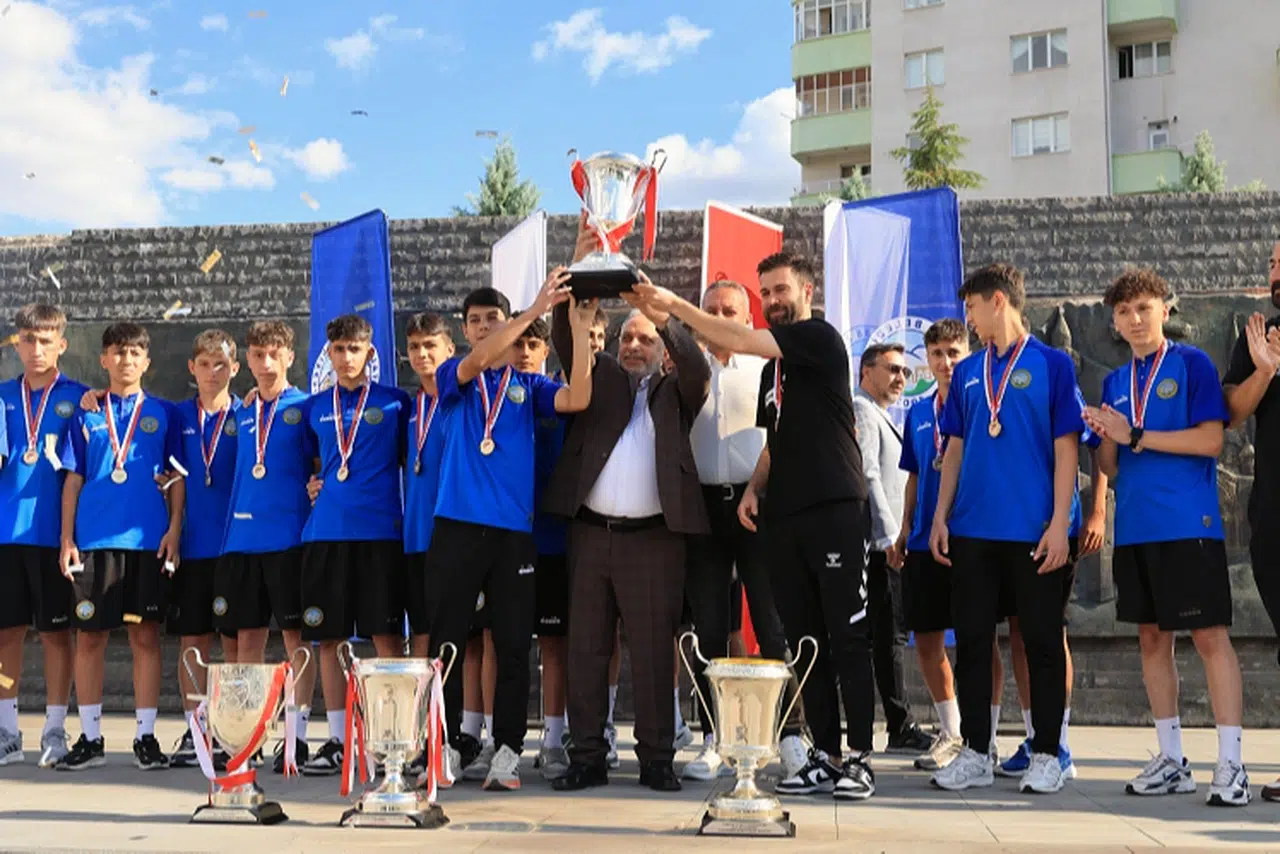 Kayseri Talas'ın altın çocukları yine tarih yazdı