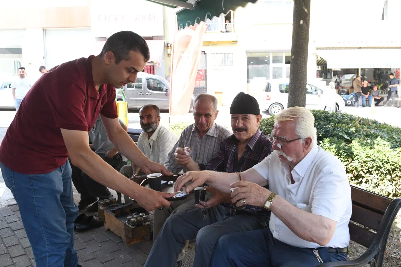 Koğukçınar’da emekli lokali hizmete girdi... Bu lokalde çay 5 TL!