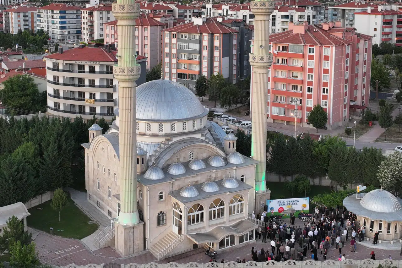 Konya’da “Güle Oynaya Camiye Gel” coşkusu başladı