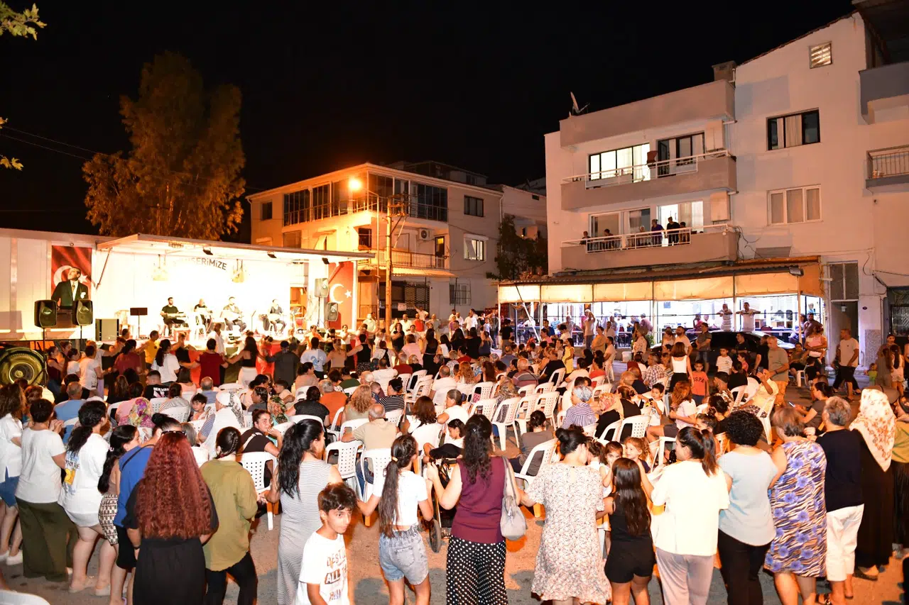 Müzik ve tiyatro mahallelere taşınıyor