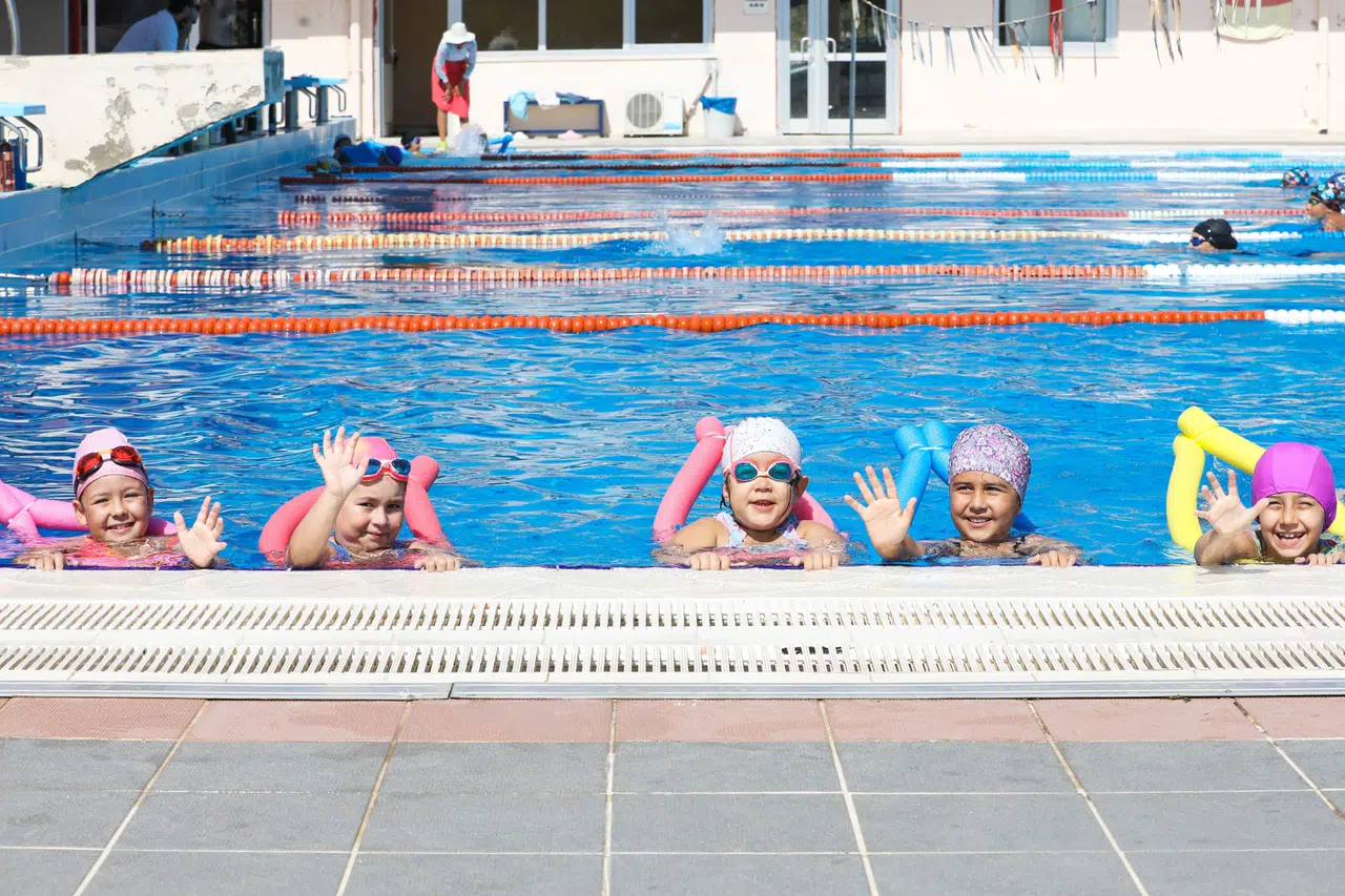 Narlıdere’de yüzme kursları başladı