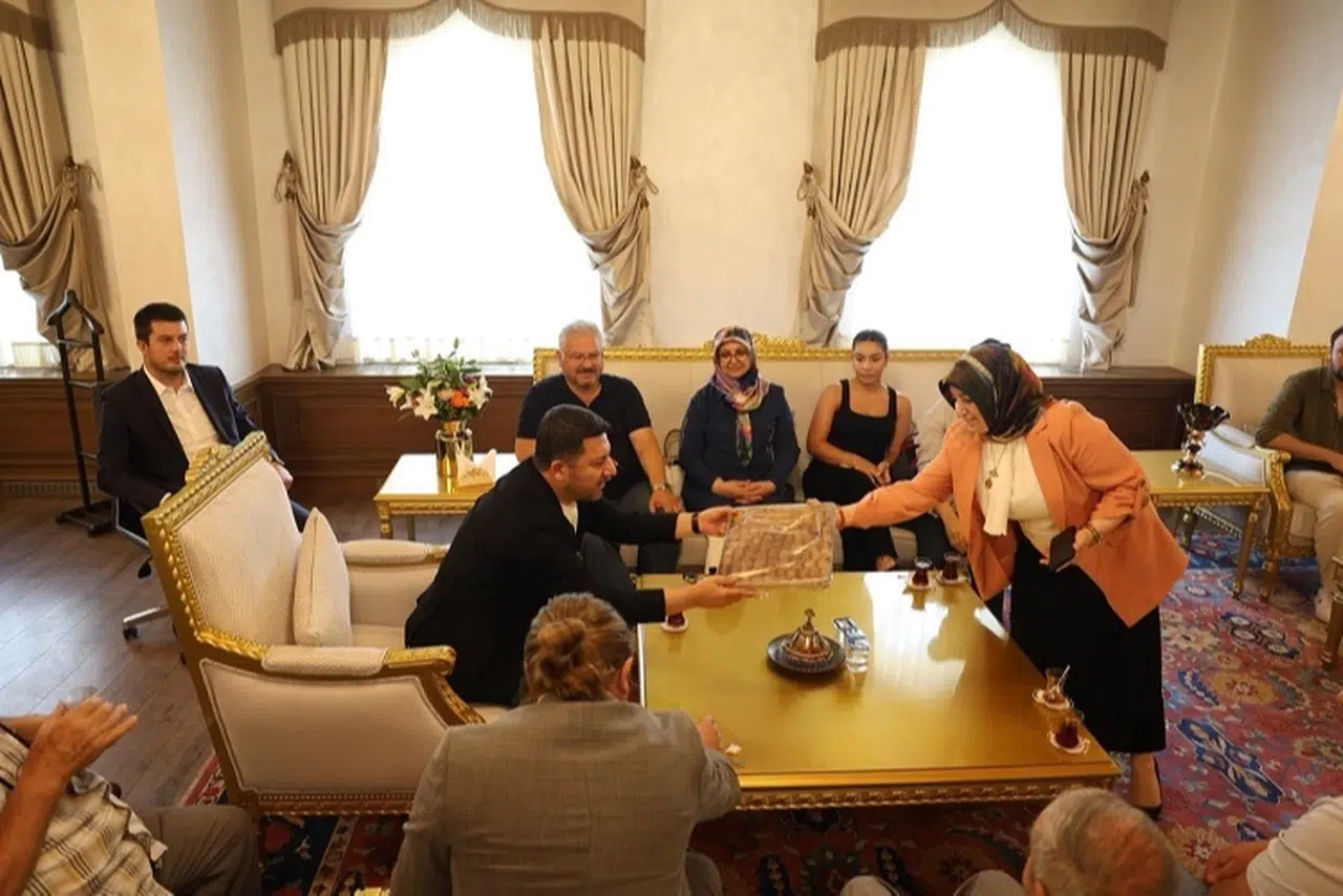 Rasim Arı Nevşehirlileri dinledi