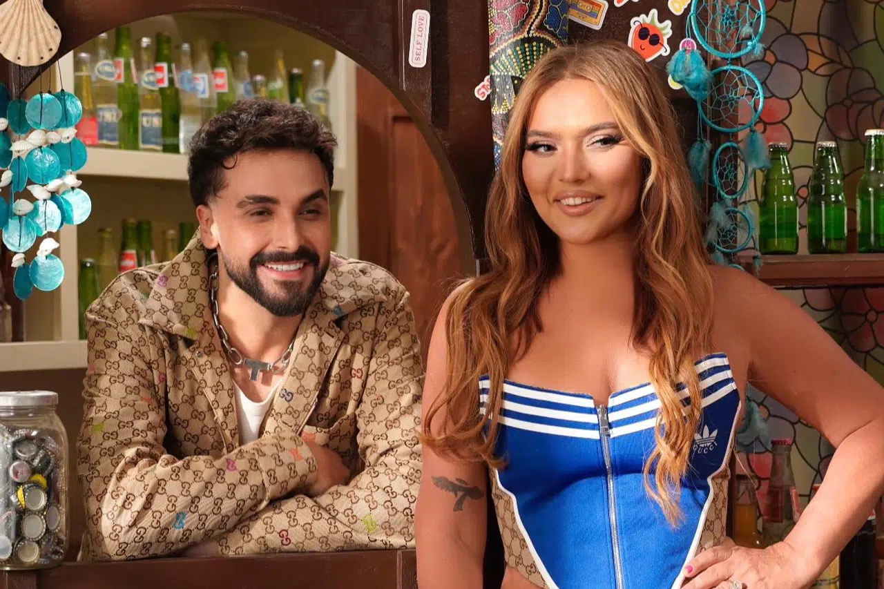 Sefo ve Demet Akalın dünyayı sallıyor!  “Yerinde Dur” billboard listesinde 17. sırada!