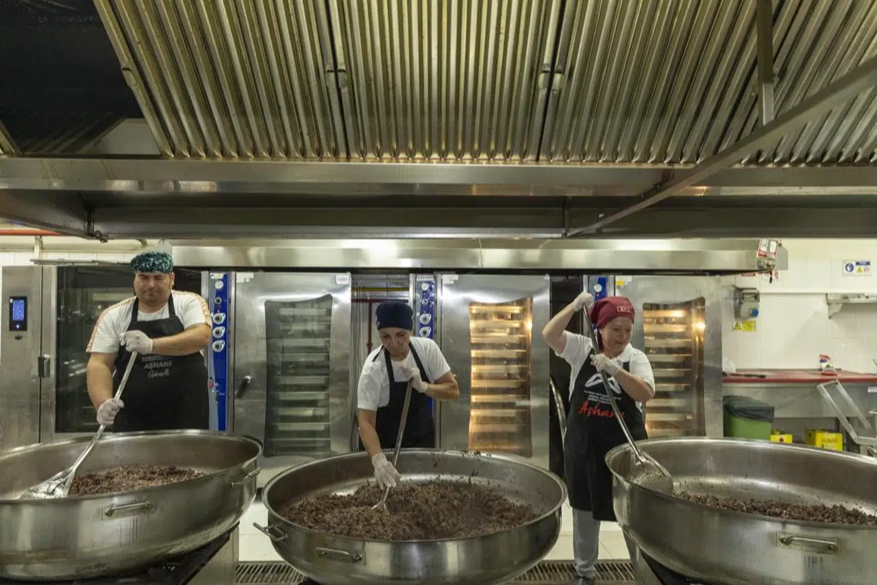 Tencereler dayanışma için kaynıyor