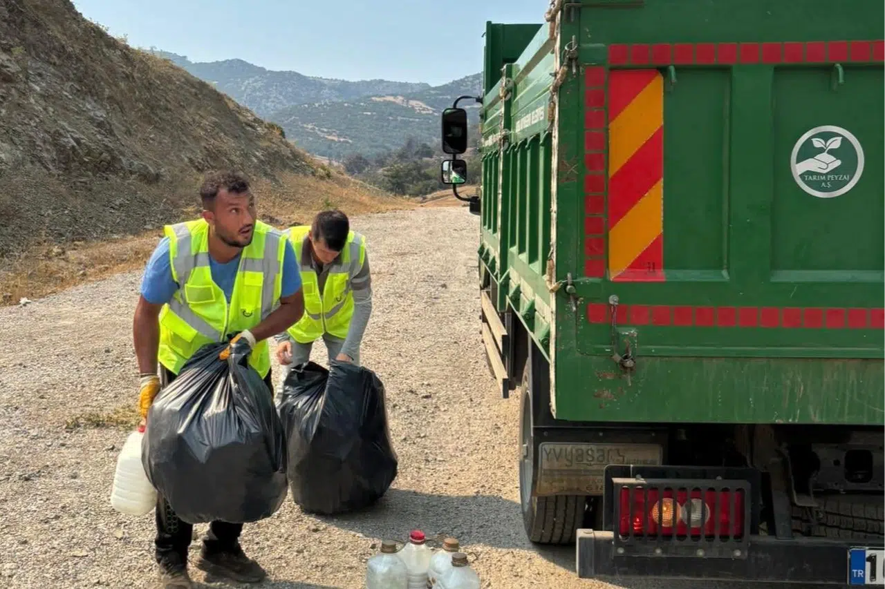 Yangın sonrası temizlik sürüyor