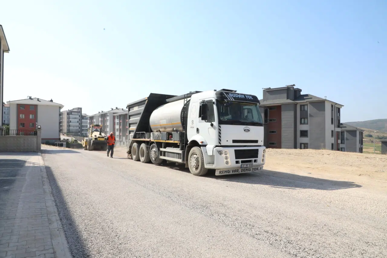 Yeni sokaklar, yollarıyla birlikte açılıyor