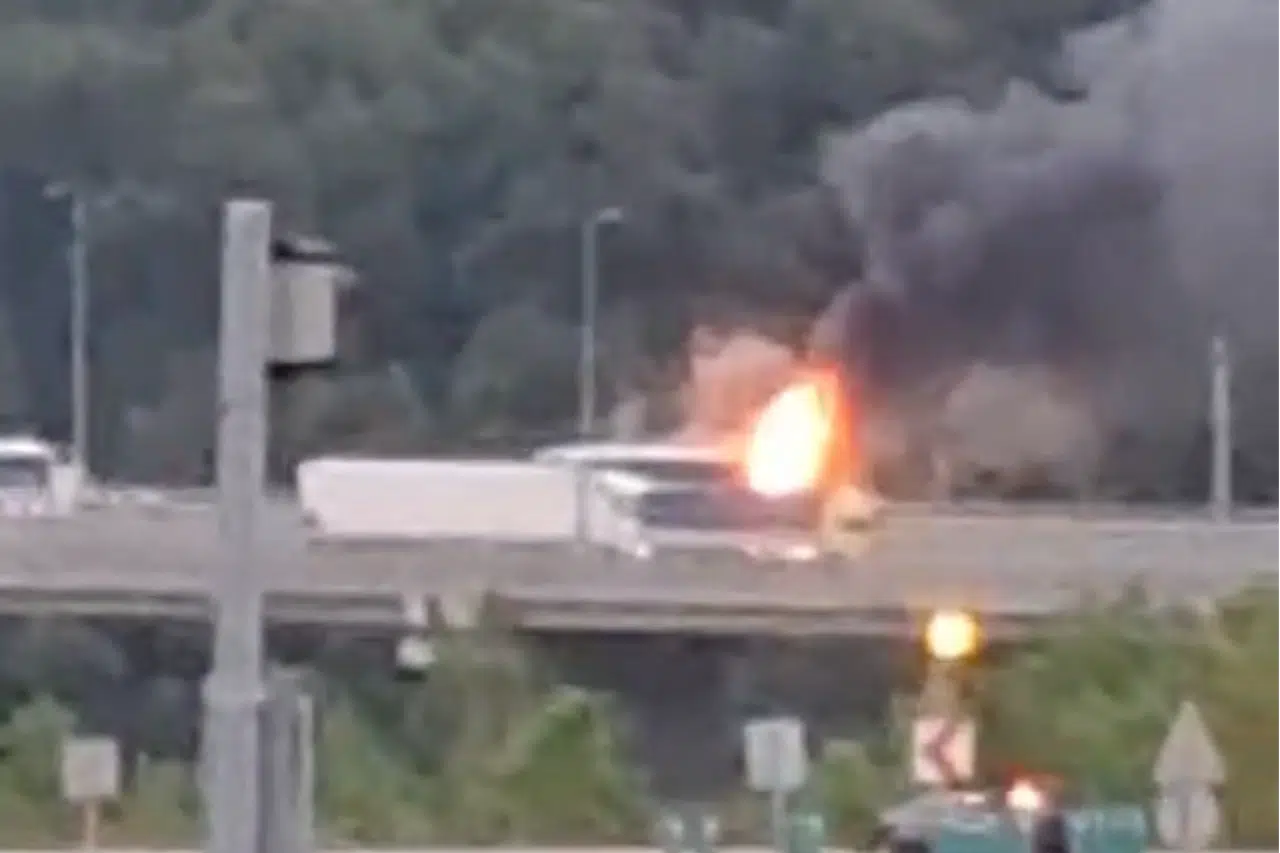 Yolcu otobüsü yandı: İstanbul istikameti kapatıldı