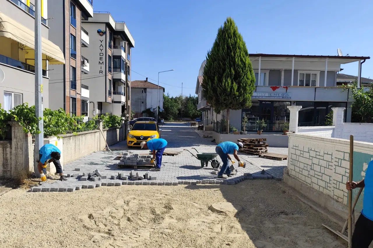 Yörükler Sokak’ta bozulan parke yola yenileme