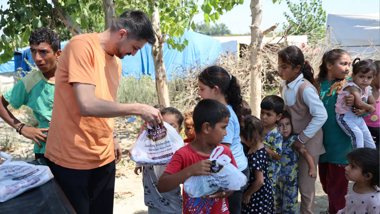 'Dünya Kebap Günü'nde çocuklar unutulmadı