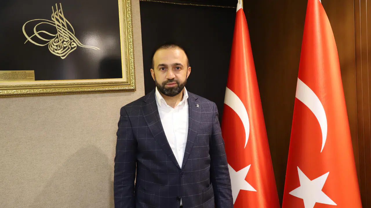 Dulkadiroğlu İlçe Başkanı Ali Çam: “15 Temmuz, Milletin Zaferidir; Türkiye Geçilmez, Millet Yenilmez”