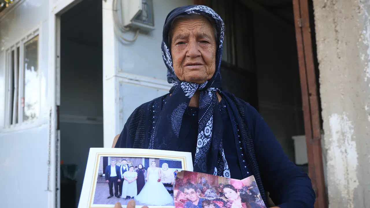 Depremde Ailesini Kaybetti, Şimdi De Engelli Kızını Arıyor