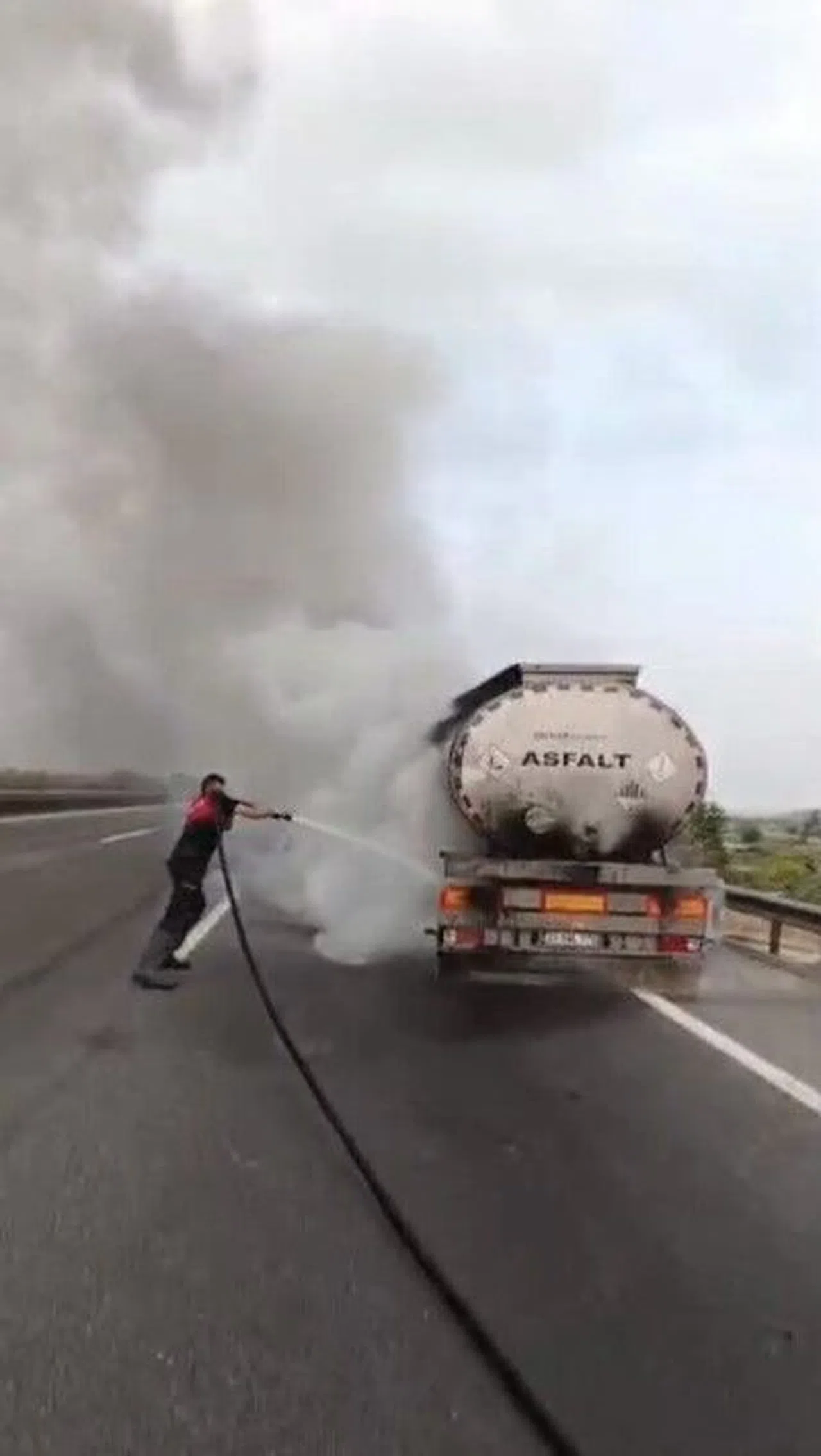 Asfalt Yüklü Tankerde Çıkan Yangın Söndürüldü