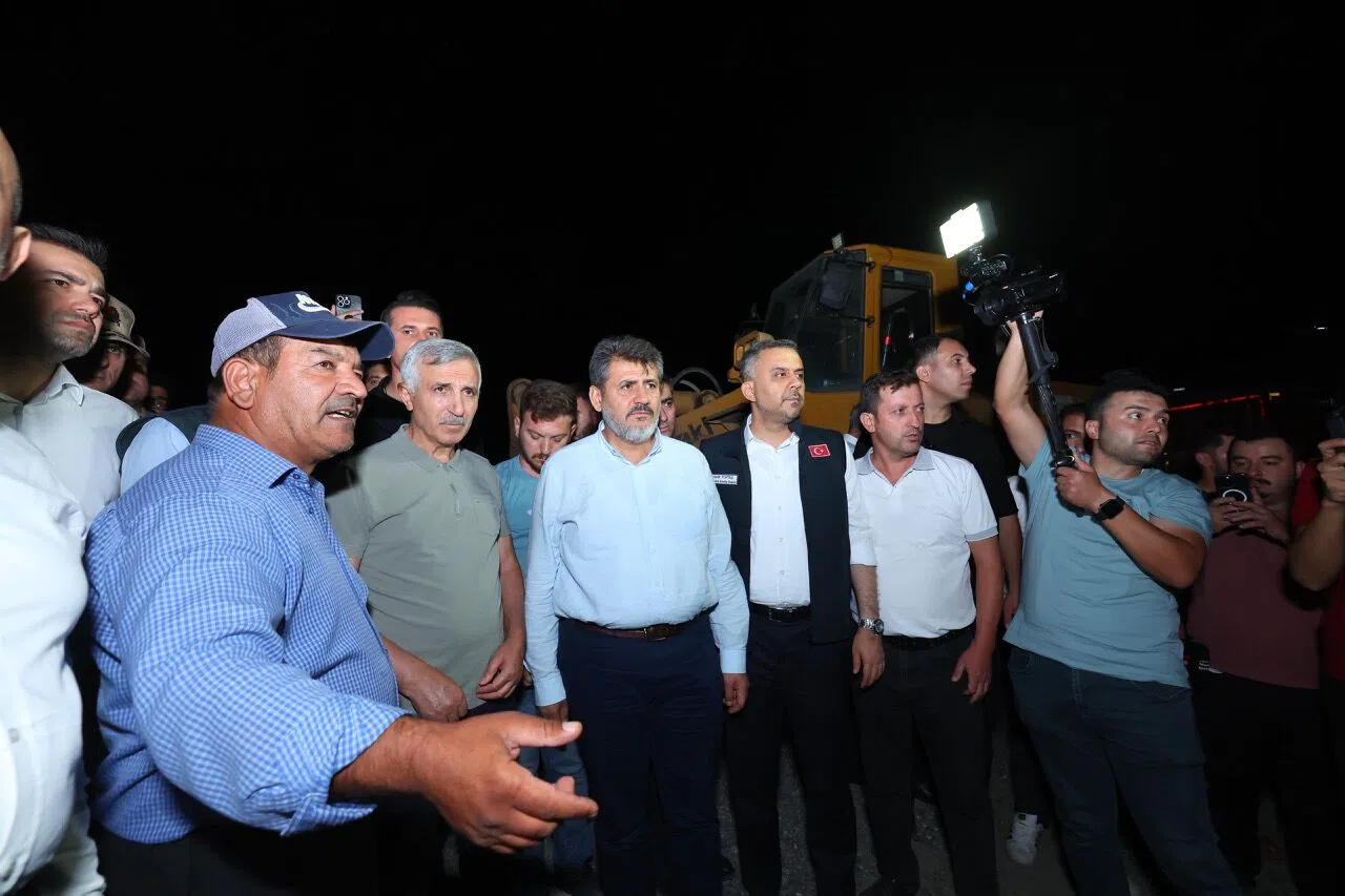 Onikişubat Belediyesi tüm birimleriyle yangın bölgesinde görevde