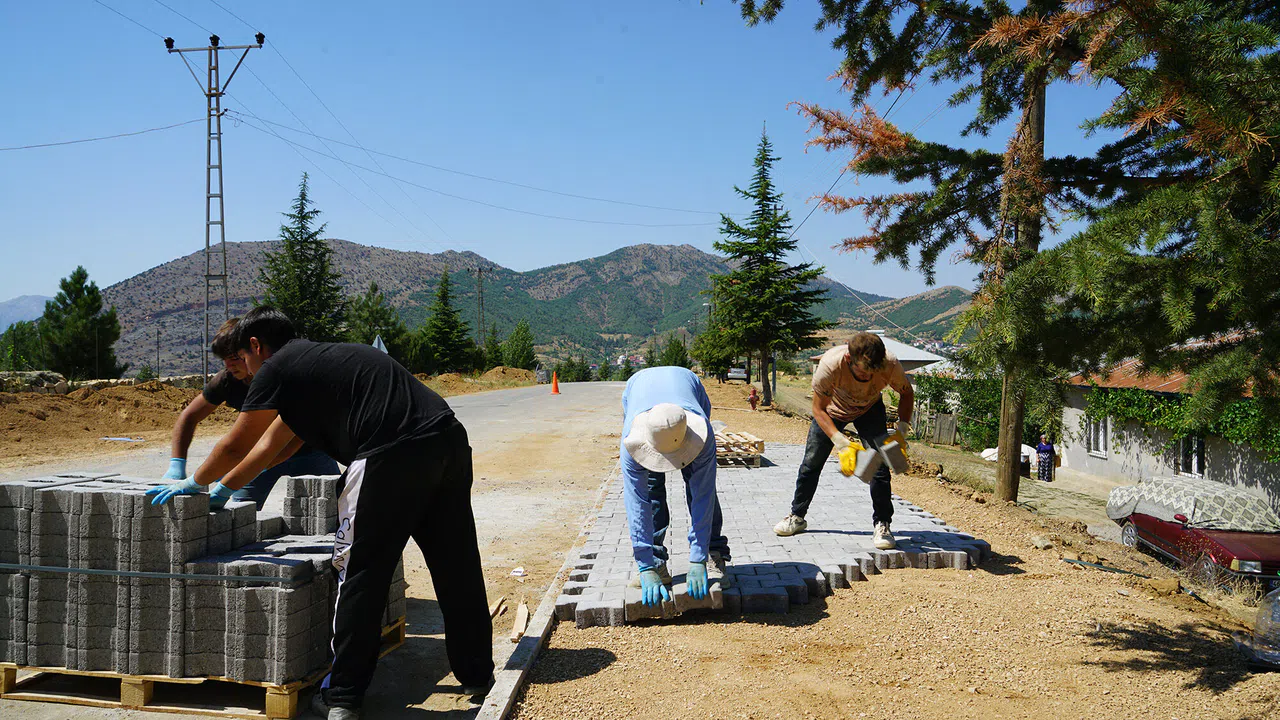 Kahramanmaraş Kırsalında Ulaşım Yatırımları Sürüyor