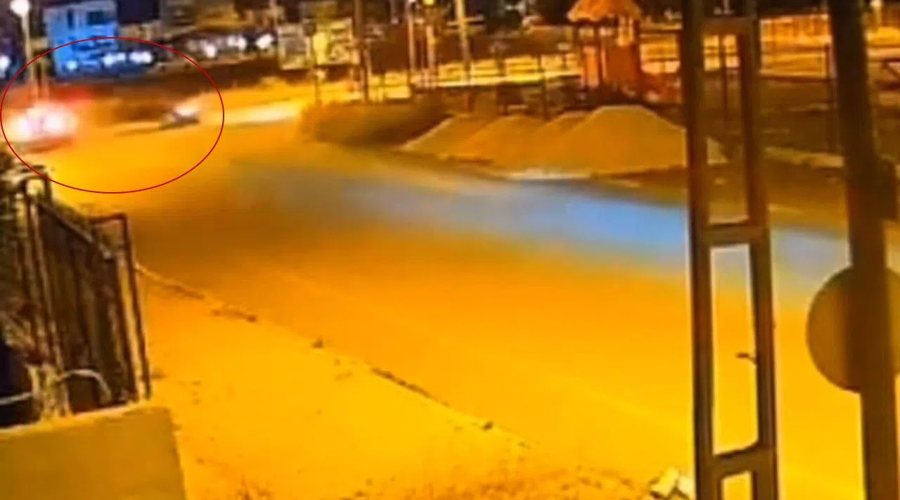 Çarpışmanın Etkisiyle Araç Metrelerce Sürüklendi