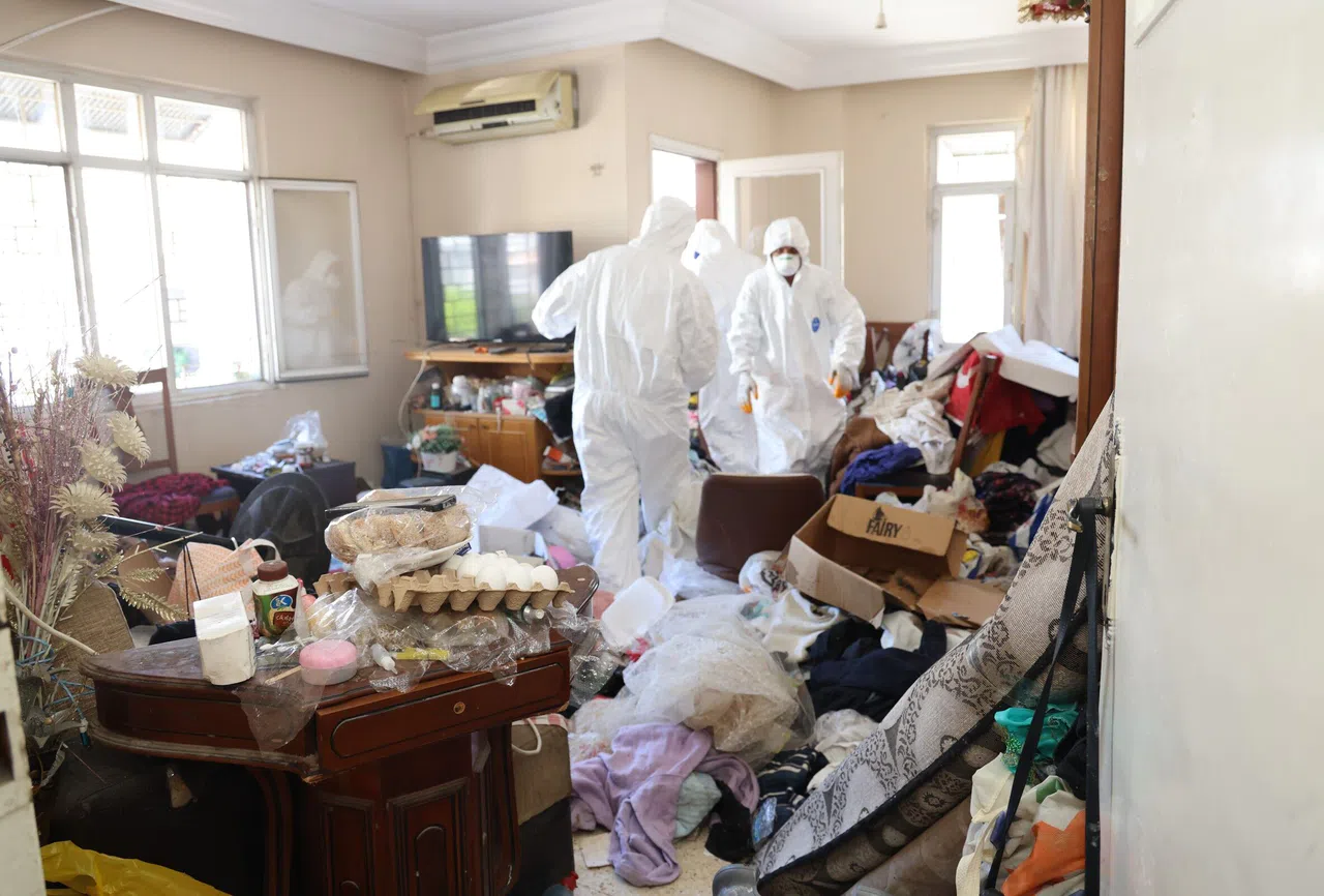 Çöp Ev Üçüncü Kez Temizlendi, 6 Ton Çöp Çıktı