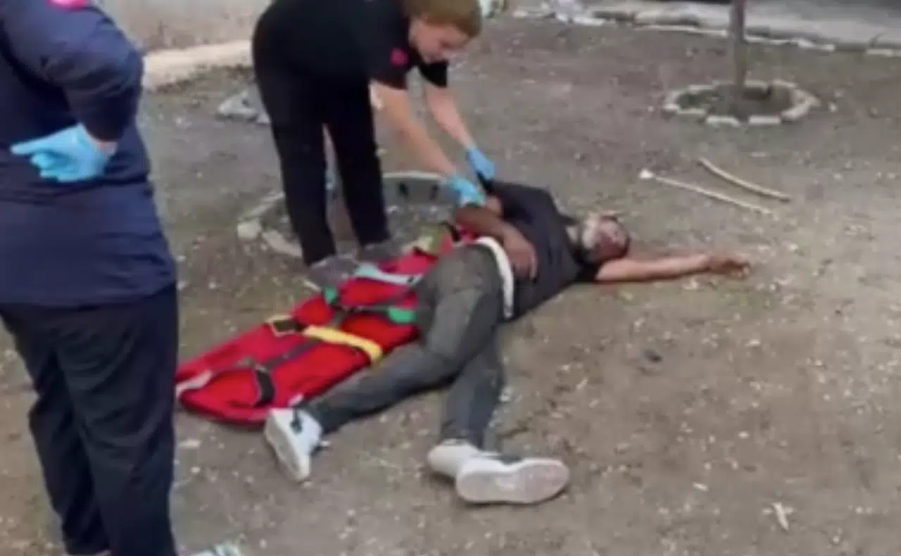 Polisi Gören Torbacı Damdan Atmayıp Ayağını Kırdı