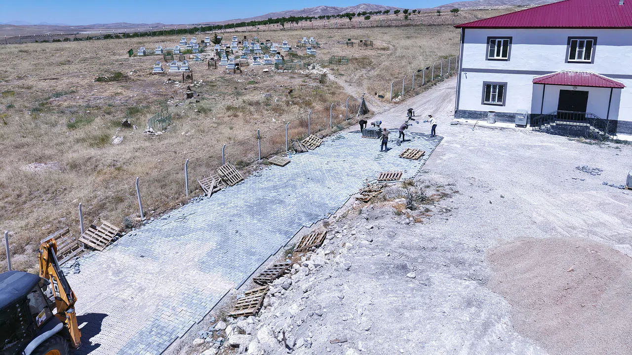 Kahramanmaraş'ta 2 Mahalleye 5 Bin M² Kilit Parke Desteği