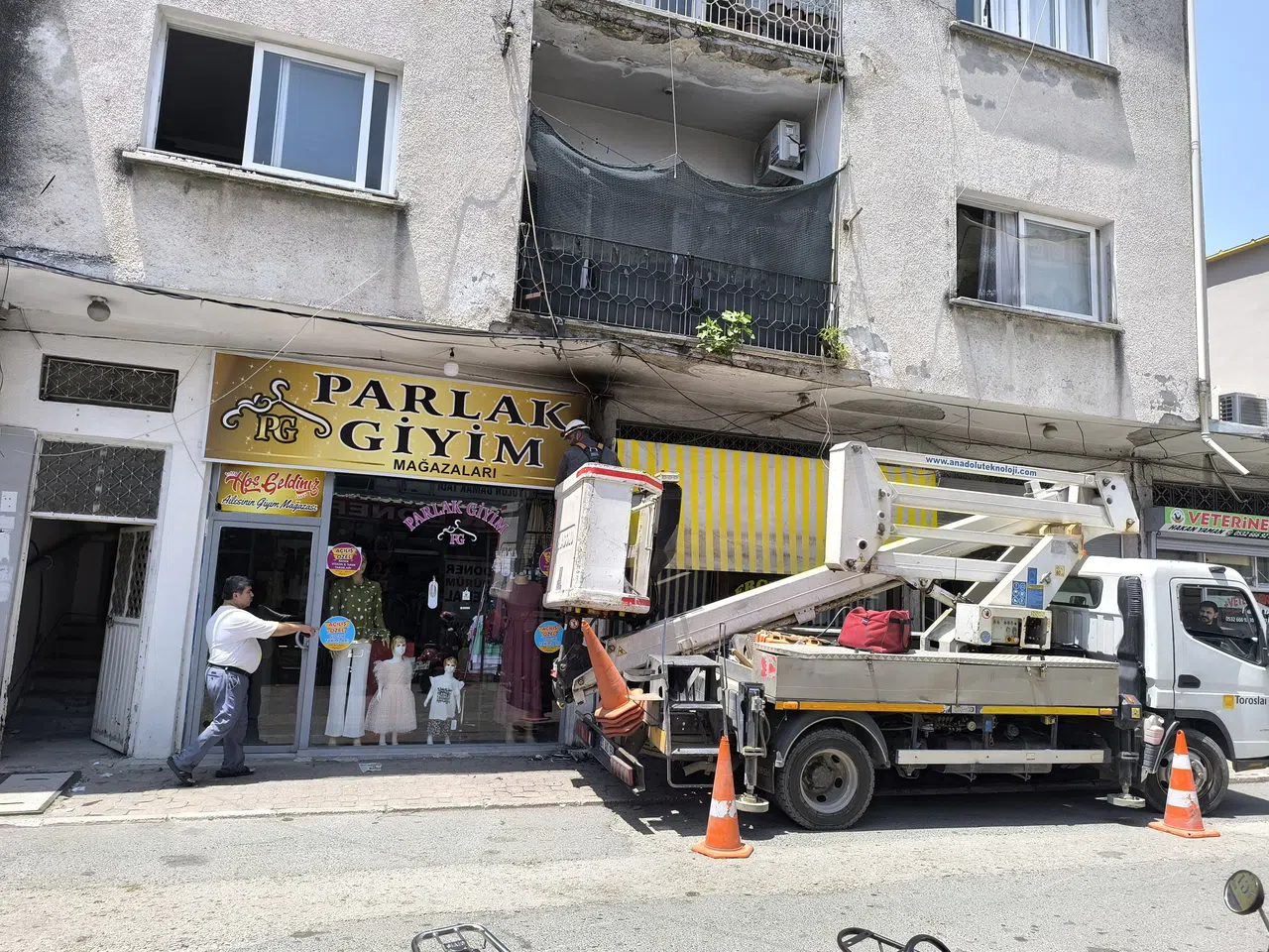Elektrik Tesisatındaki Patlama Paniğe Neden Oldu